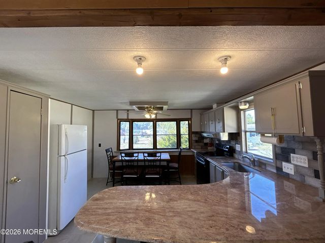 13 Bluebird Lane, Whiting