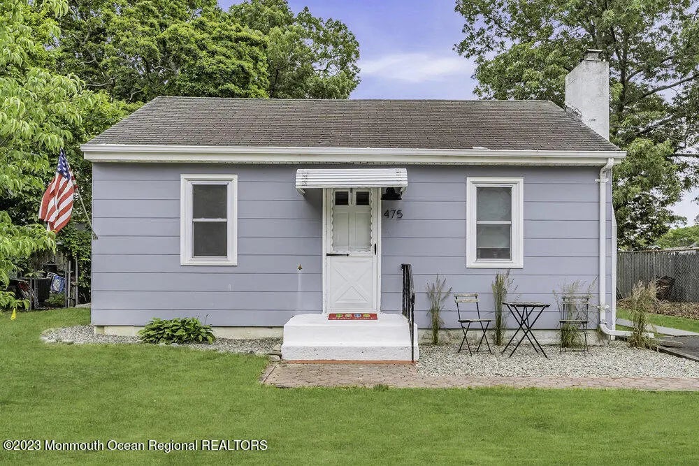 475 Augustus Road, Brick