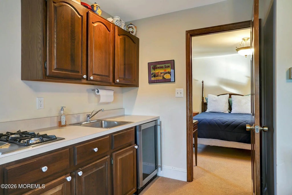 599 Point Avenue, Brick