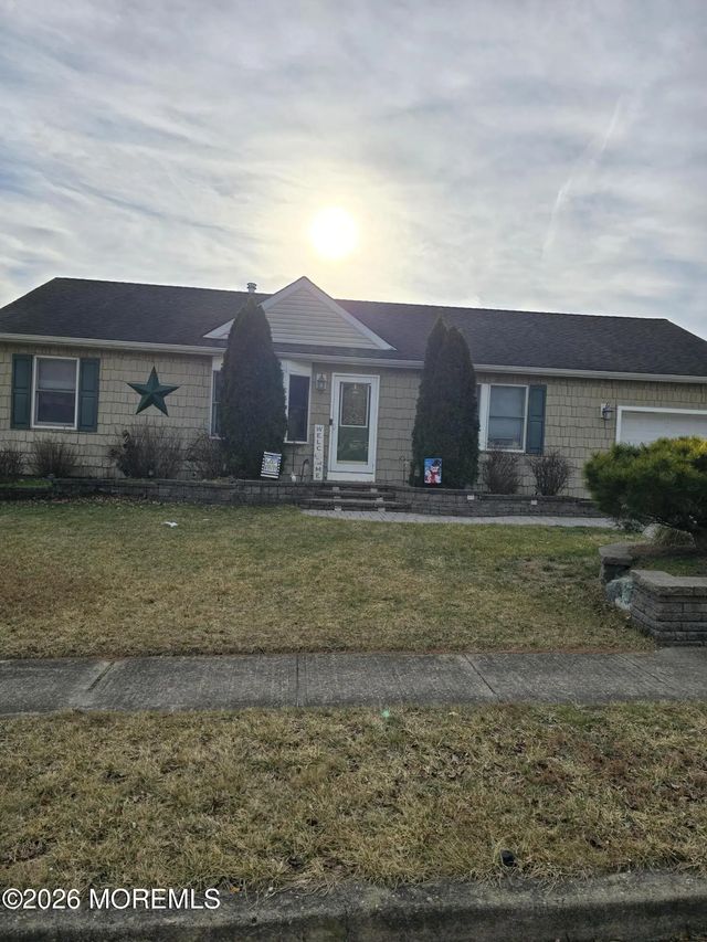 83 Georgetown Boulevard, Barnegat