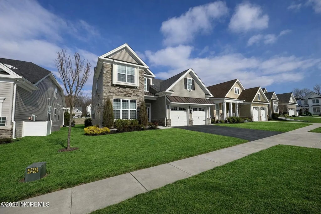 39 Flagstone Court, Freehold