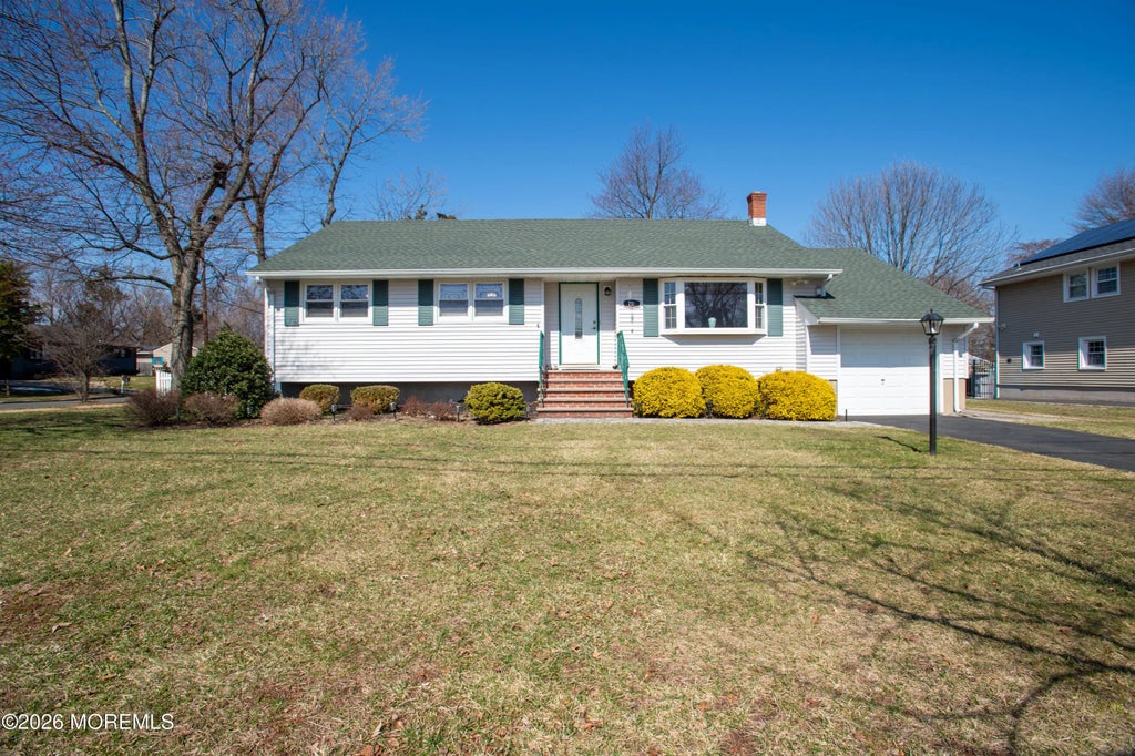 701 Sunbrite Lane, Piscataway Twp