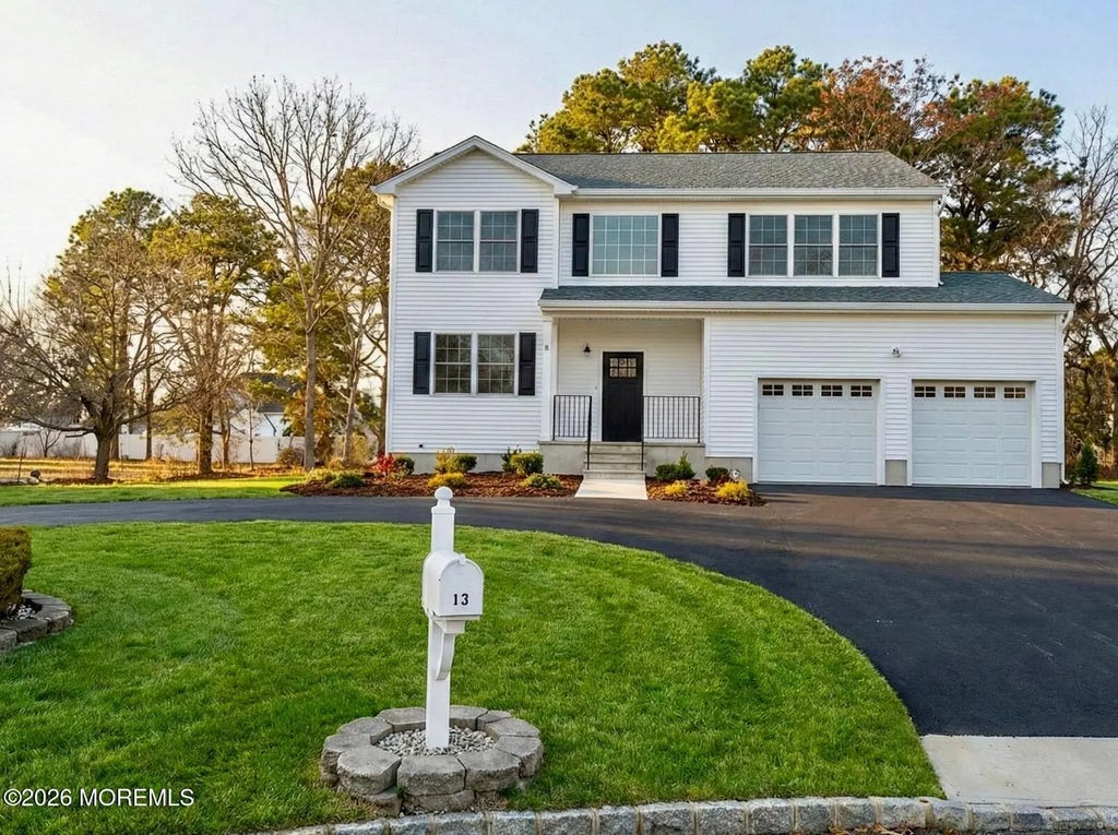 13 Laketree Court, Manchester