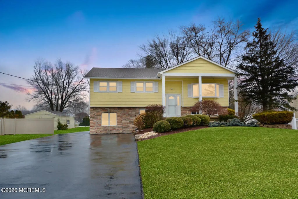 5 Milton Avenue, Manalapan