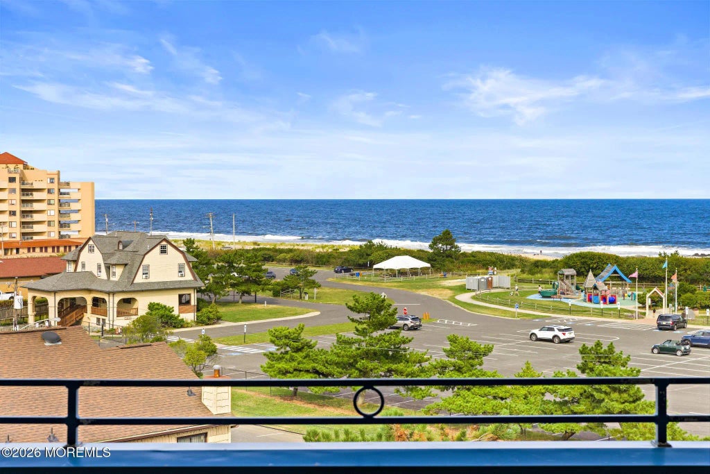 300 Ocean Avenue N D5, Long Branch