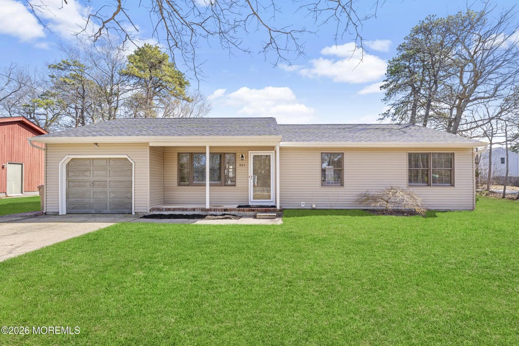 351 Western Boulevard, Bayville