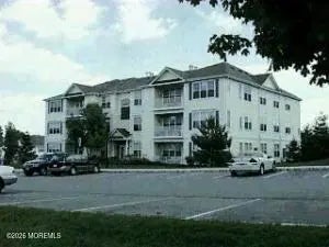 335 Saint Andrews Place, Manalapan