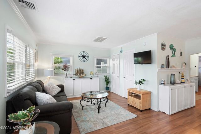 304 Bay Boulevard, Seaside Heights