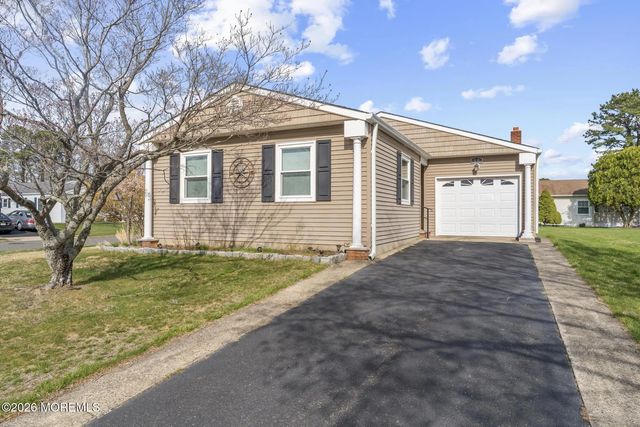 18 Innsbruck Drive, Toms River