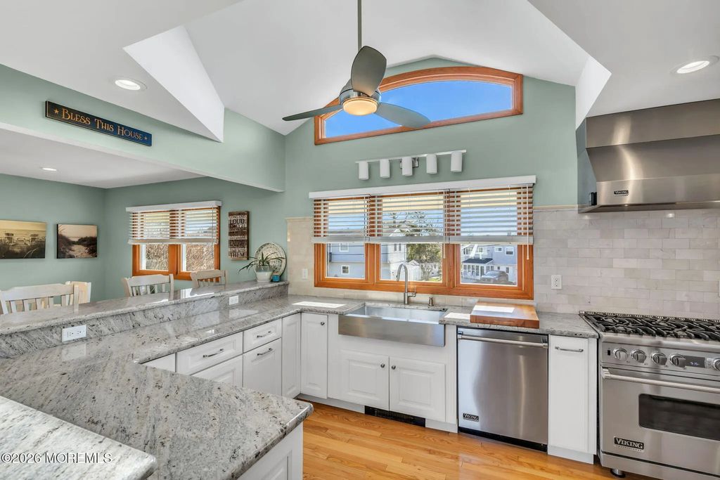8 Bartine Street, Toms River