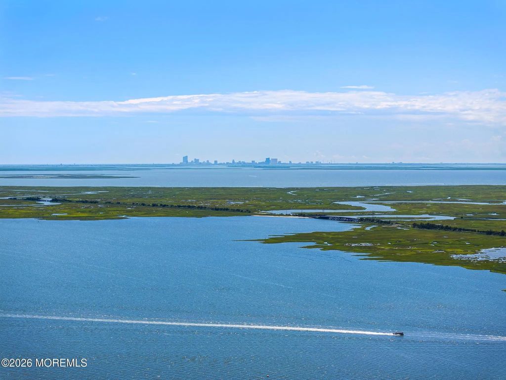 1131 S Green Street, Tuckerton