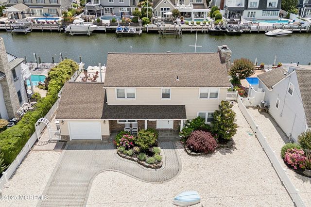 242 Curtis Point Drive, Mantoloking