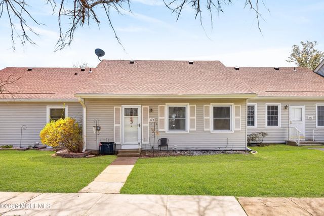 24 Calle De Elvira B, Freehold