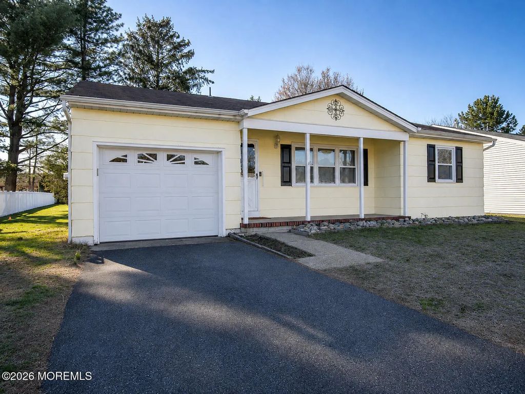 134 Georgetown Road, Toms River