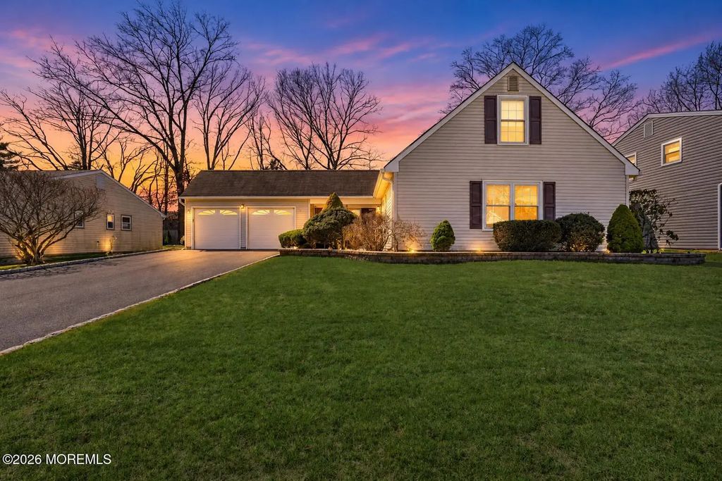 5 Berkshire Drive, Howell