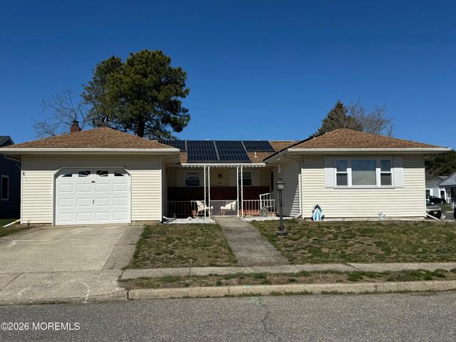 1 Ashcroft Lane, Toms River