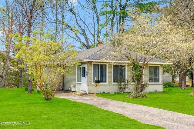 2229 Yorktowne Boulevard, Toms River