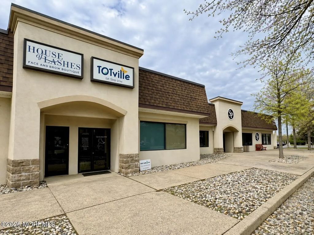 335 Us Highway 9, Manalapan