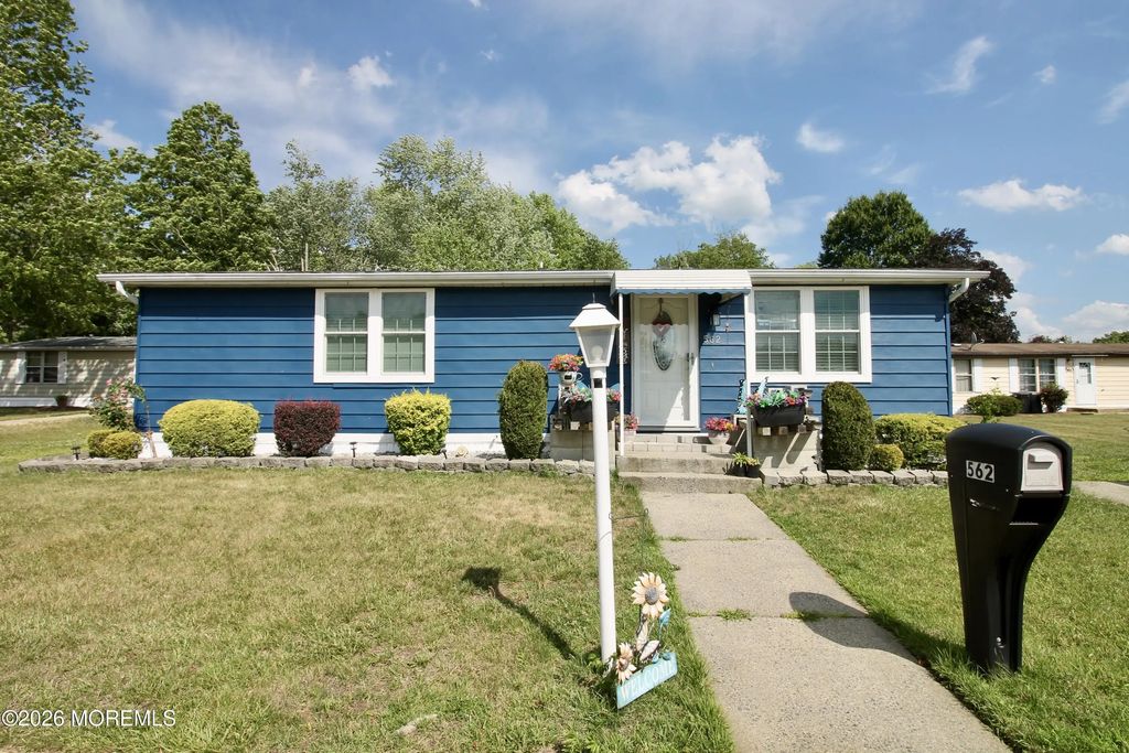 562 Sara Drive, Freehold