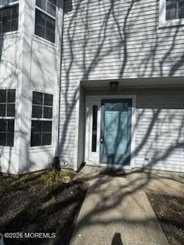 325 Towne Drive 11-5, Manalapan