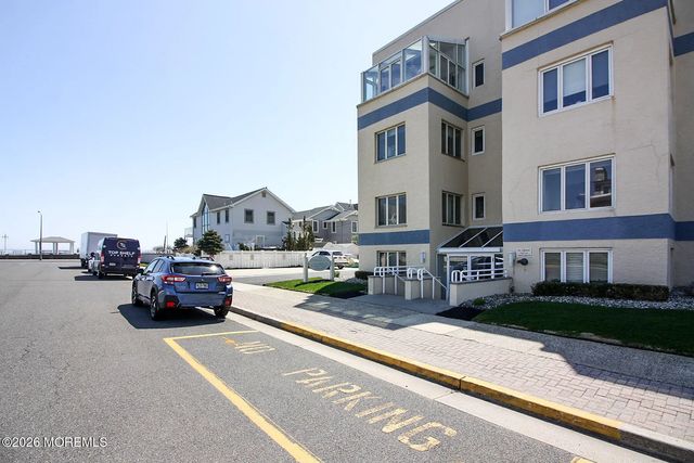 15 Garfield Avenue 102, Avon-by-the-sea