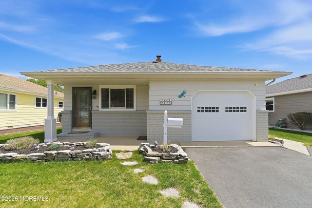 428 Saint Thomas Drive, Toms River