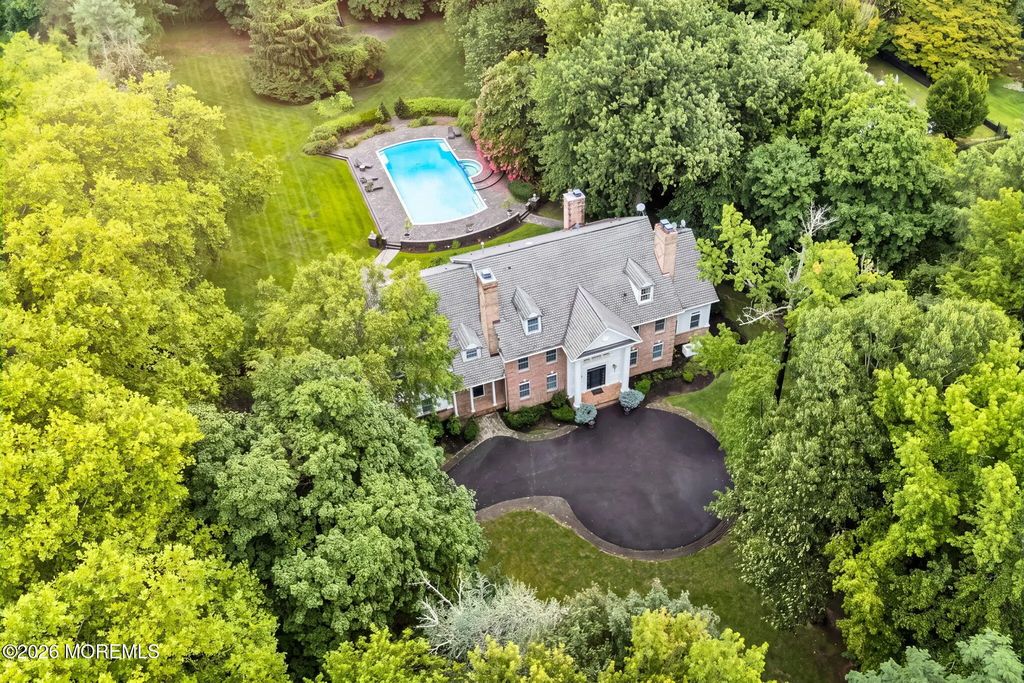 423 Navesink River Road, Middletown