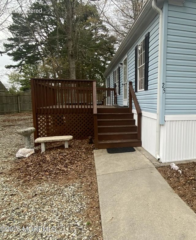25 Oak Tree Lane, Manahawkin