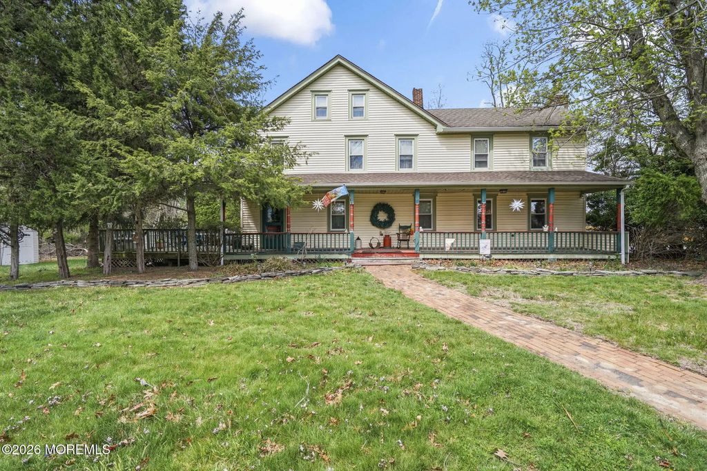 1745 New Bedford Road, Wall