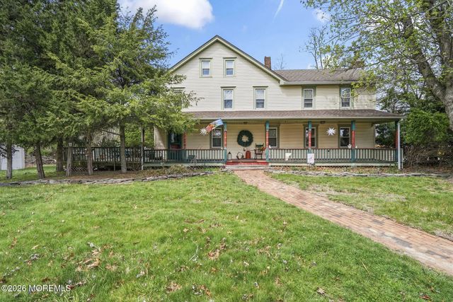 1745 New Bedford Road, Wall