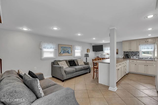21 E Bay Way, Lavallette
