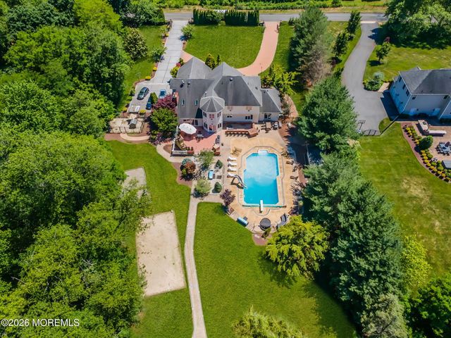 176 Oakland Mills Road, Manalapan