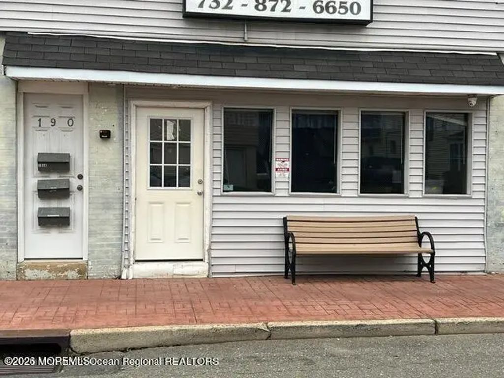 190 Bay Avenue, Highlands