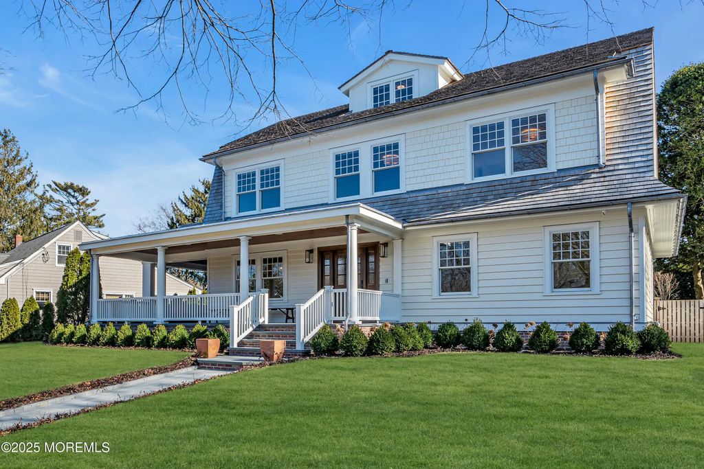 327 South Boulevard, Spring Lake