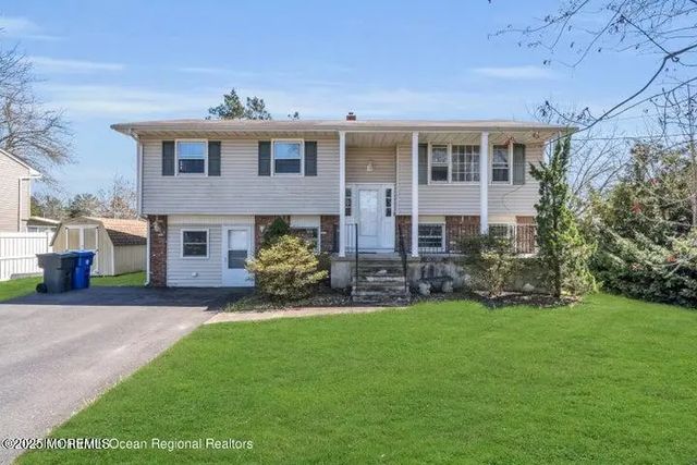815 Royal Lane, Toms River