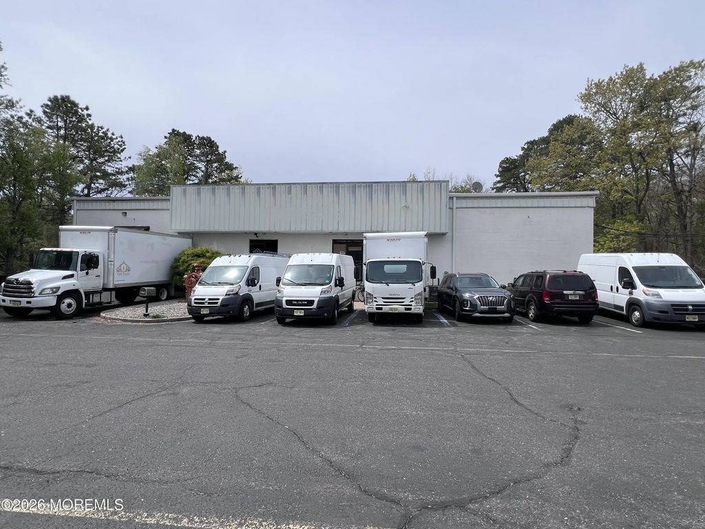2248 Us 9, Howell