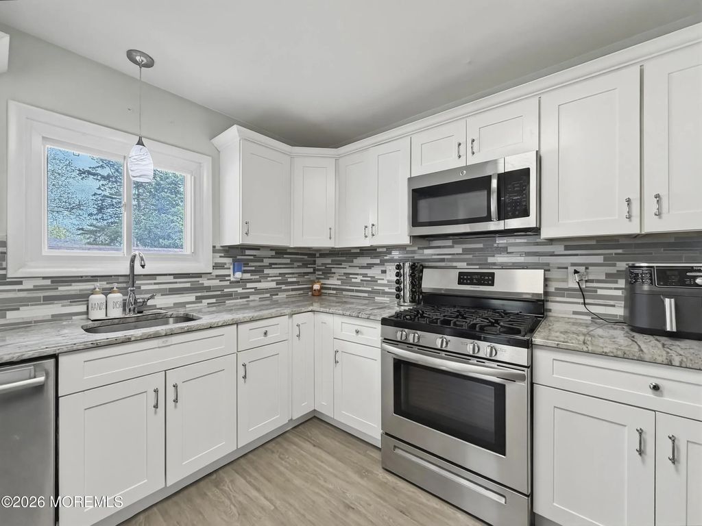 515 Hollywood Avenue, Toms River