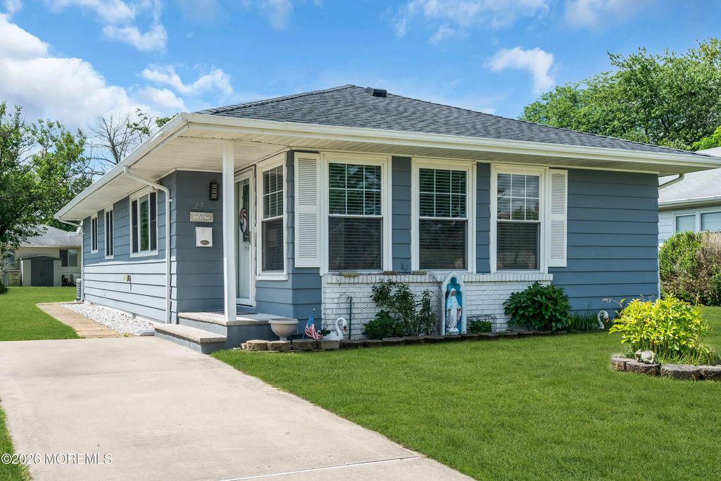 27 Anguilla Lane, Toms River