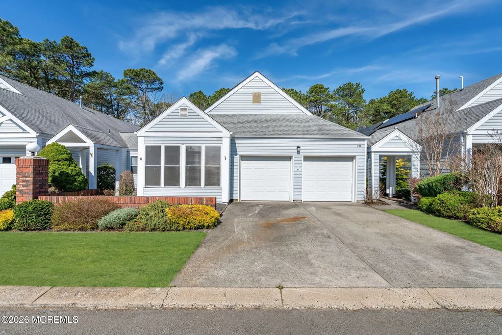 136 Longwood Drive, Manahawkin