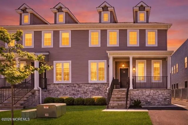 4 Blue River Way, Lakewood