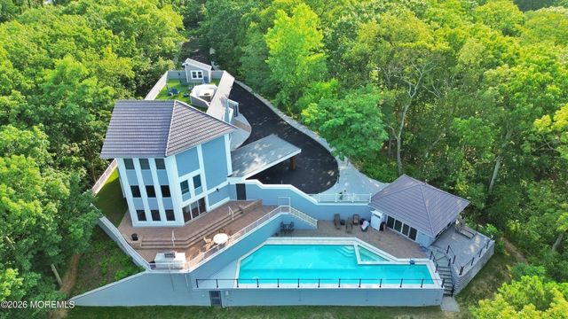 401 Overlook Drive, Neptune Township