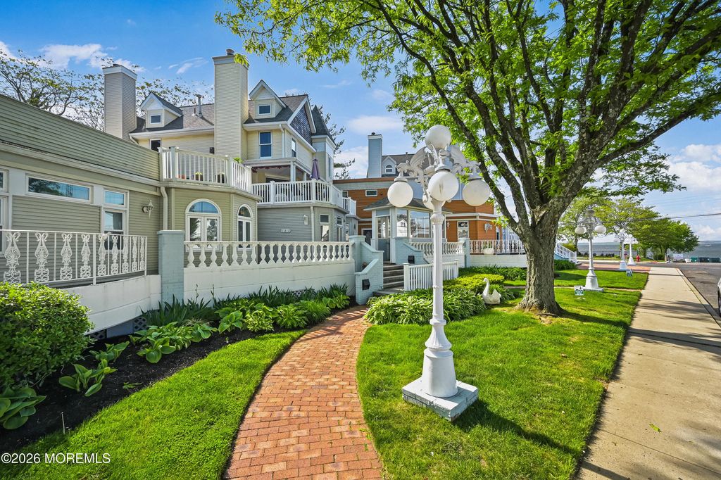 100 1st Street 6, Keyport