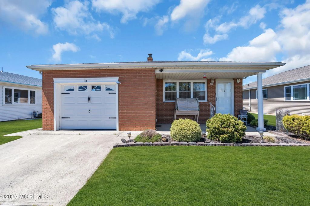 15 Capri Court, Toms River