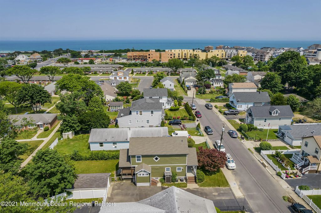 132 Sampson Place, Long Branch
