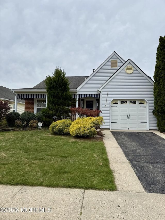 26 Lambert Way, Toms River