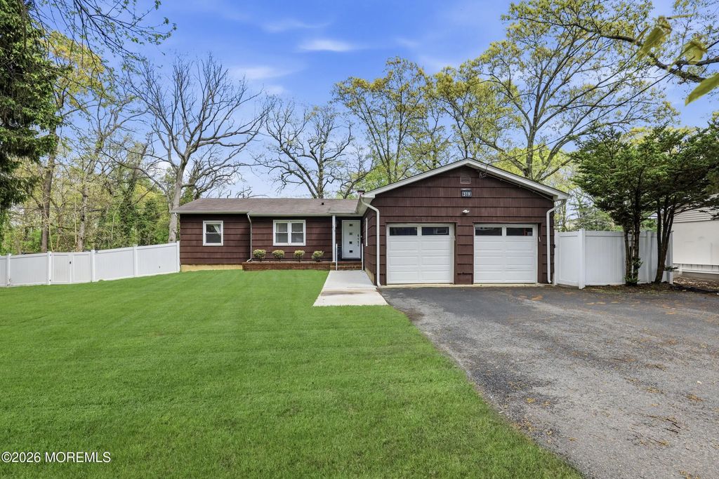 319 Miller Road, Lakewood