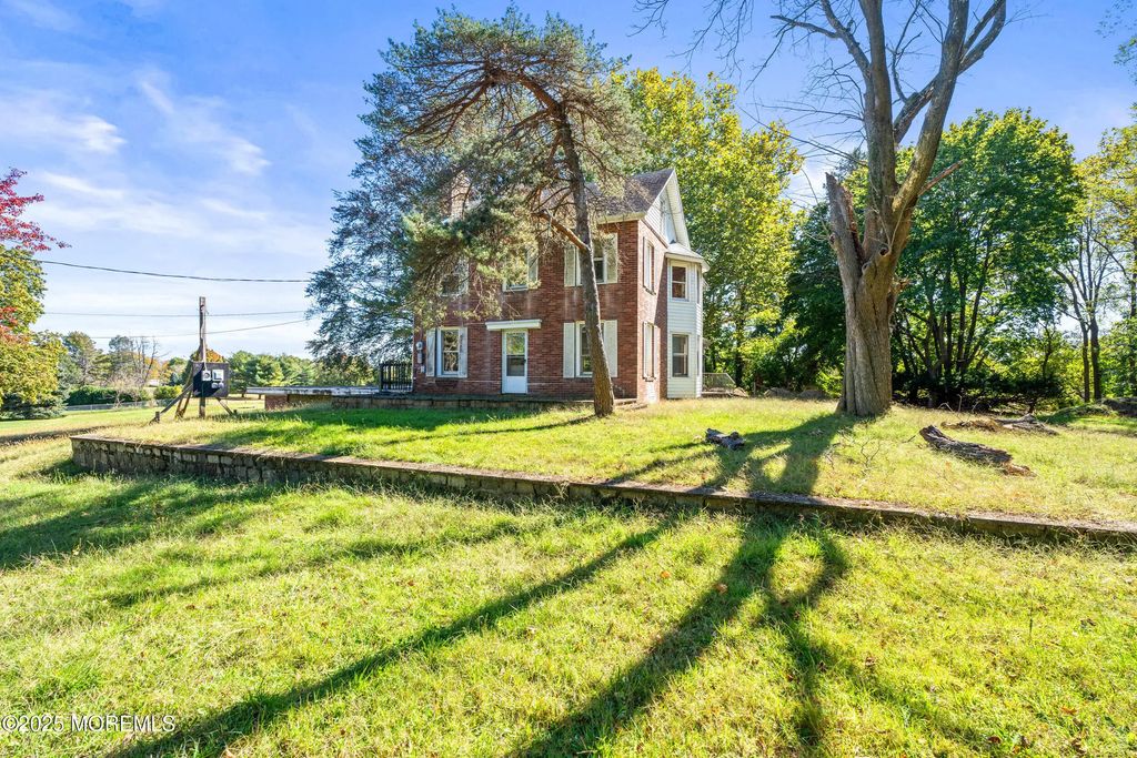 74 Reynolds Drive, Eatontown