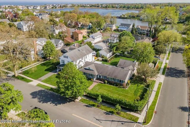 425 Atlantic Avenue, Spring Lake