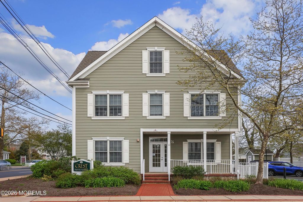 12 Robbins Parkway, Toms River