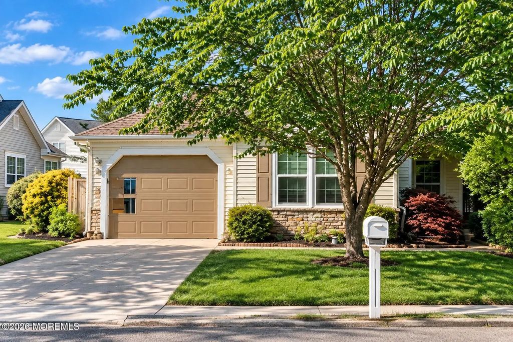 2752 Meadow Lake Drive, Toms River